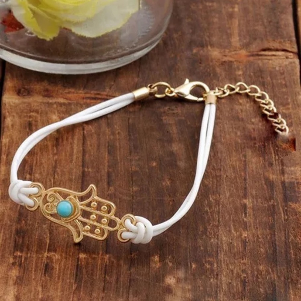 NWT Hamsa Evil Eye Lucky Charm Gold Bracelet